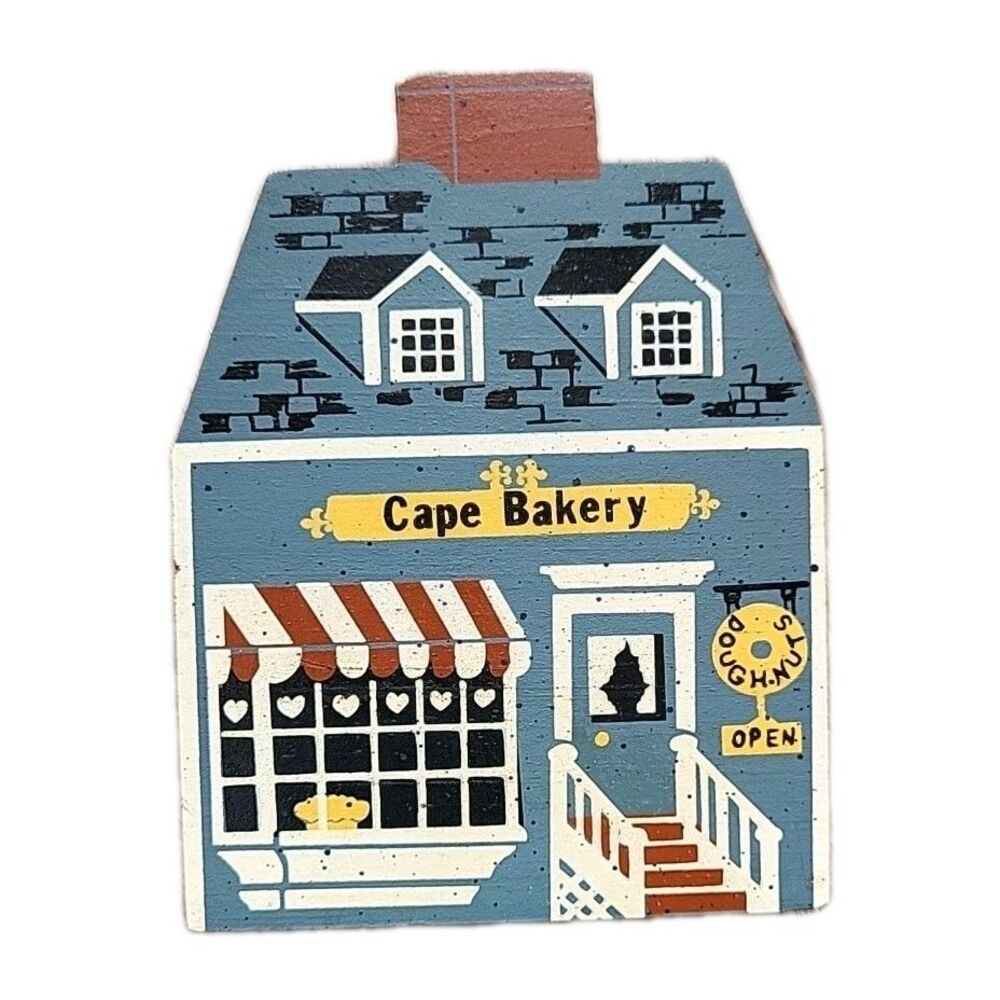 Cats Meow (7 Pc) Lighthouse, Flagpole & Mercantiles, House,2 Stores & Bakery EUC - Picture 5 of 16